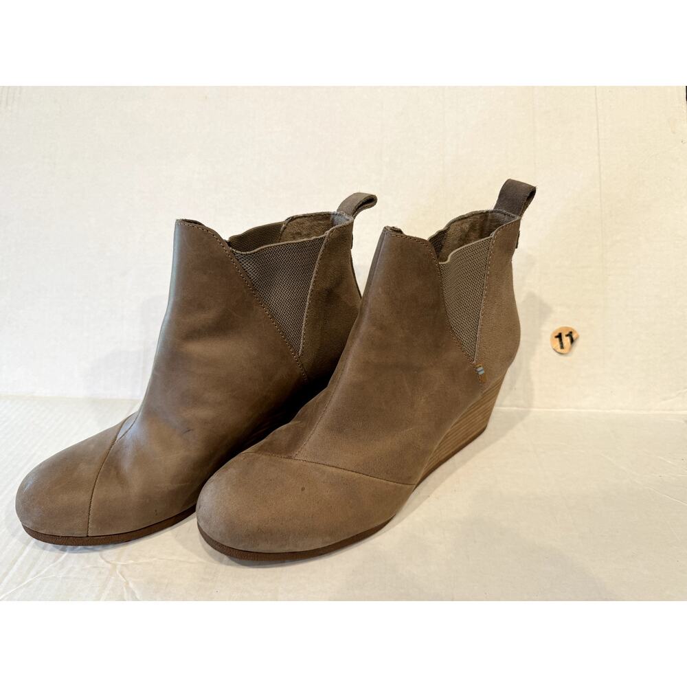 Wedge Booties Size 11 Tan Toms